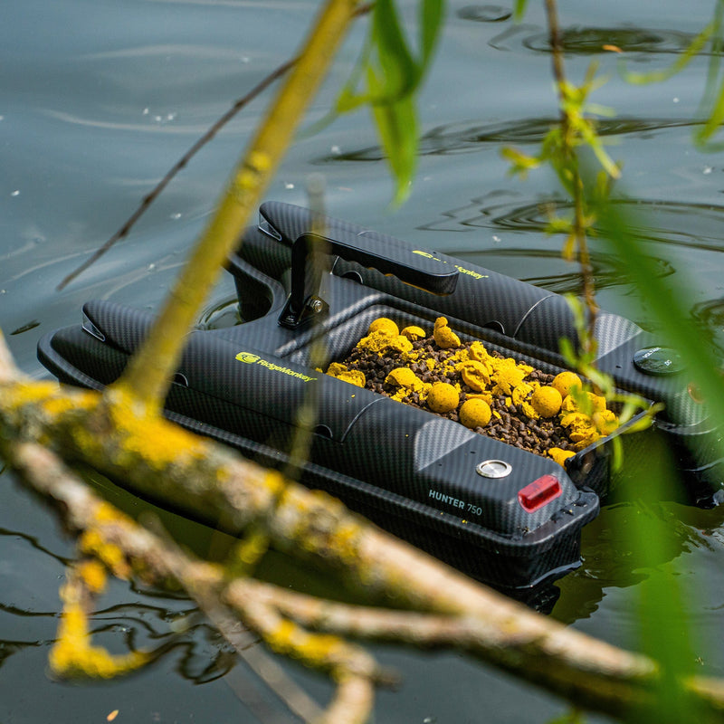 Hunter 750 Bait Boat Echo Edition
